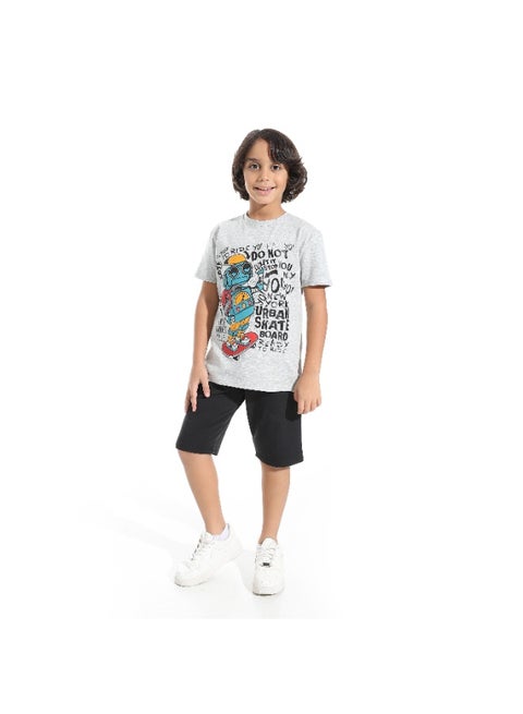 طقم اولادي مكون من تيشرت مطبوع وشورت