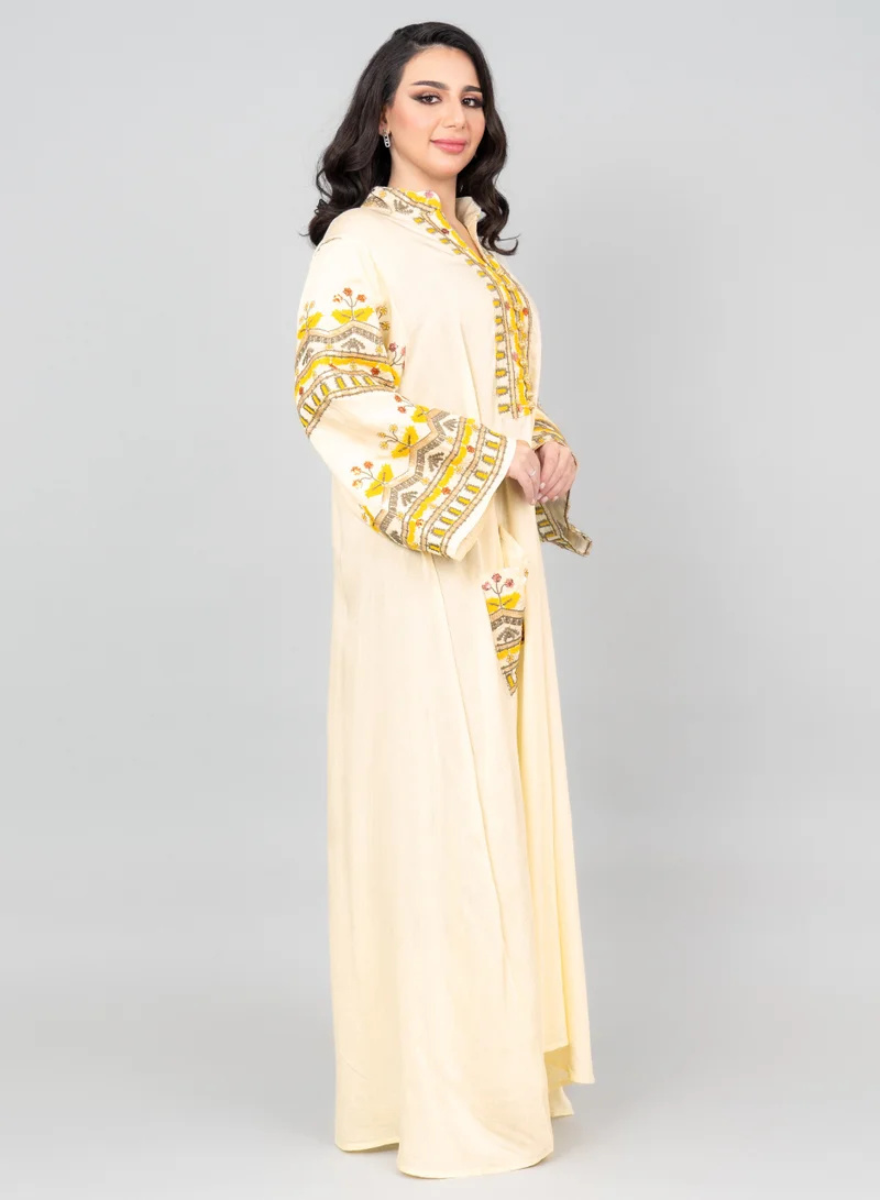 اكسا جلابية سادة مع تطريز وجيوب OMN06 بيج