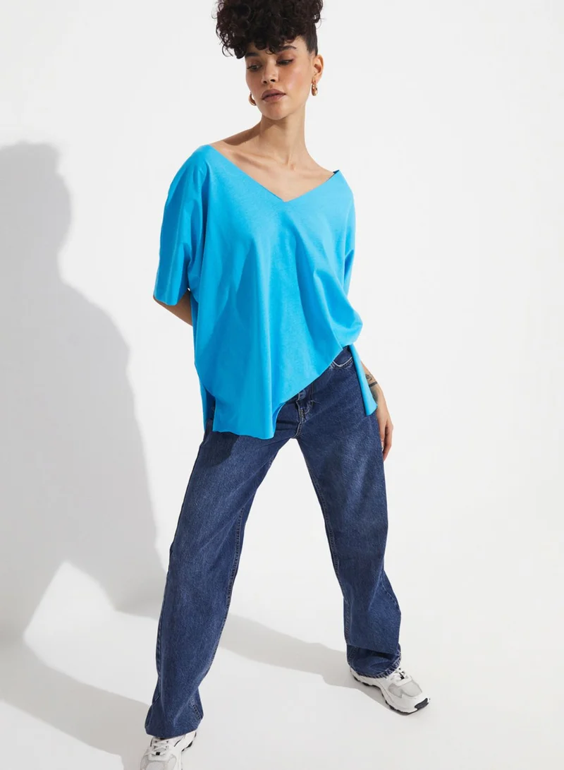 JUNE V-Neck T-Shirt