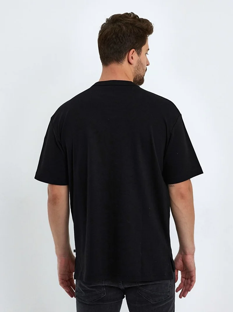 ال تي بي Men's Black T-shirt