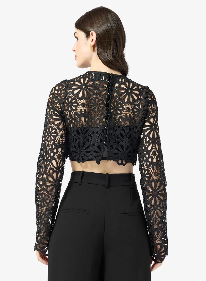 ايلا بلوزة قصيرة دانتيل