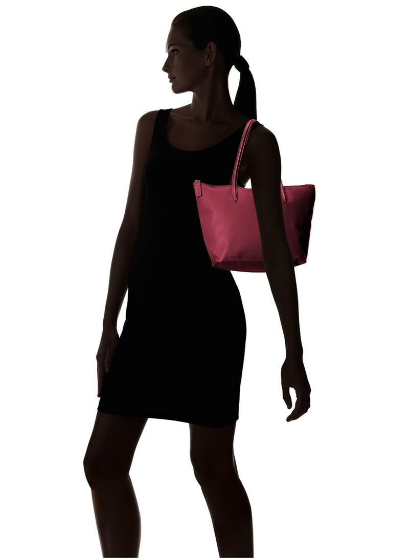 لاكوست حقيبة يد نسائية من لاكوست L12.12 Concept Fashion متعددة الاستخدامات بسعة كبيرة وسحاب وحقيبة كتف واحدة وحقيبة حمل متوسطة الحجم بلون أحمر أرجواني - Image 2