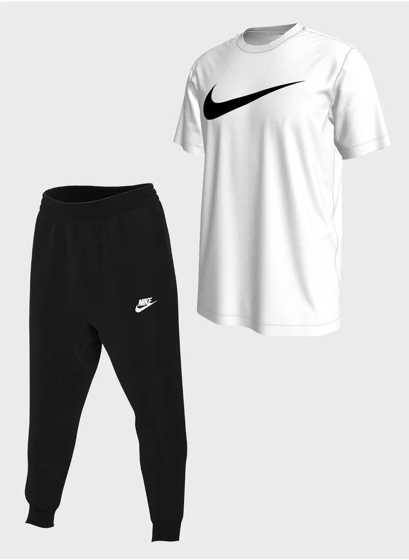 Nike nike tshirt & sweatpants combo