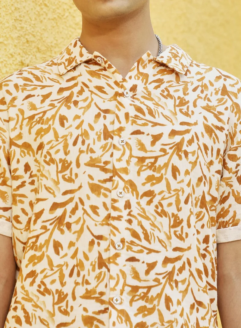 Campus Sutra Campus Sutra Men's Brown Foliage Strokes Shirt For Casual Wear | Spread Collar | Short Sleeve | Button Closure | Cotton Shirts Crafted With Comfort Fit For Everyday Wear