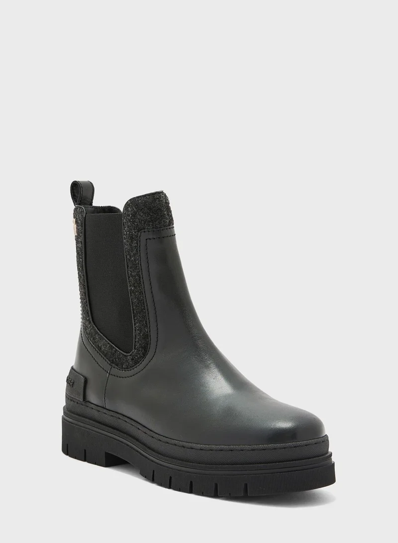 TOMMY HILFIGER Feminine Felt Chelsea Ankle Boots