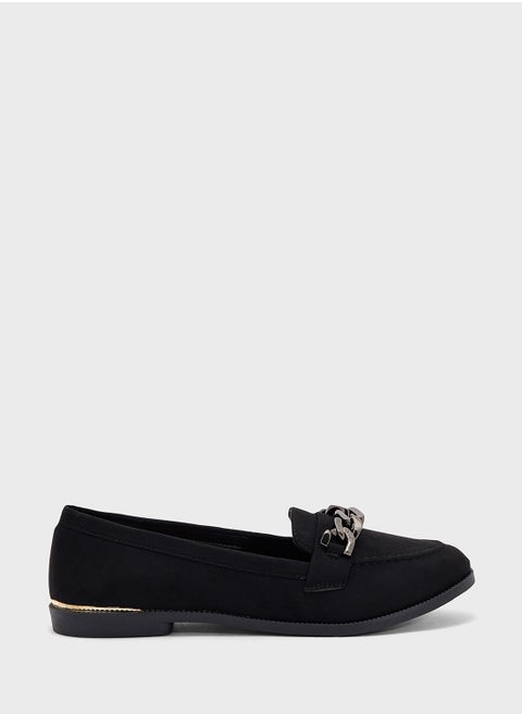 Loafer With Chain Strap