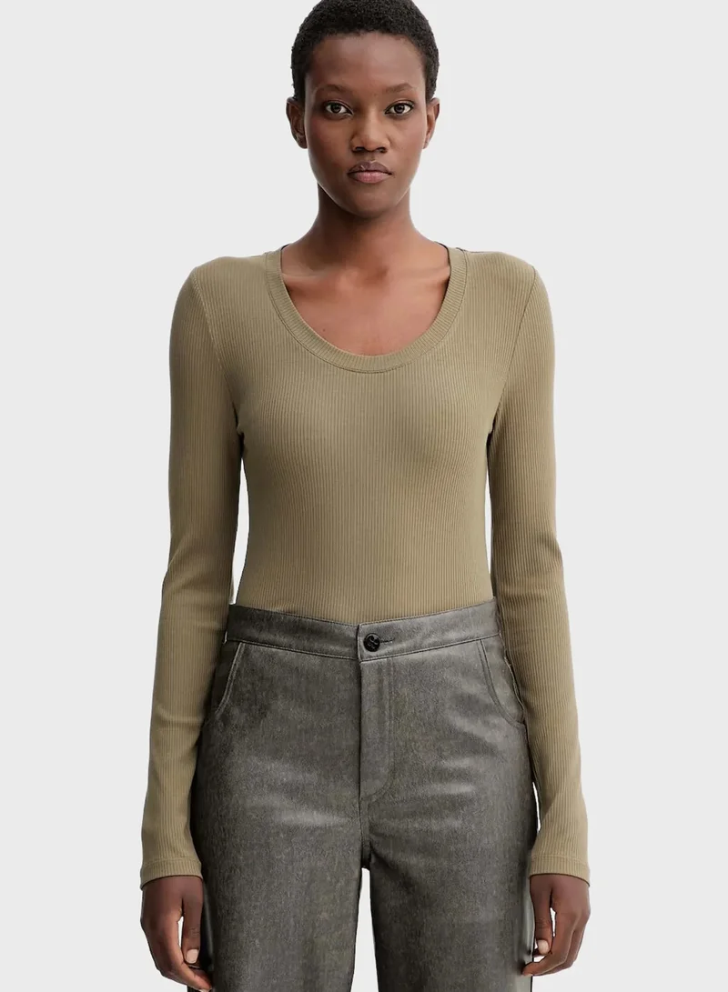 كالفن كلاين تي شيرت كاجوال بياقة دائرية