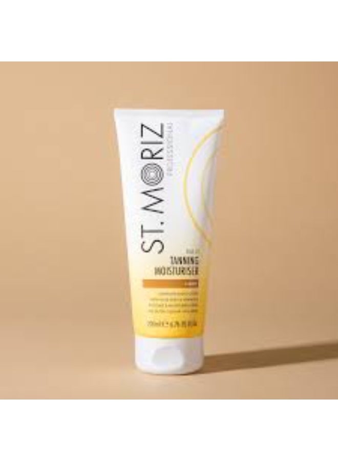 St. Moriz Professional Daily Tanning Moisturizer Light 200ml - Image 1