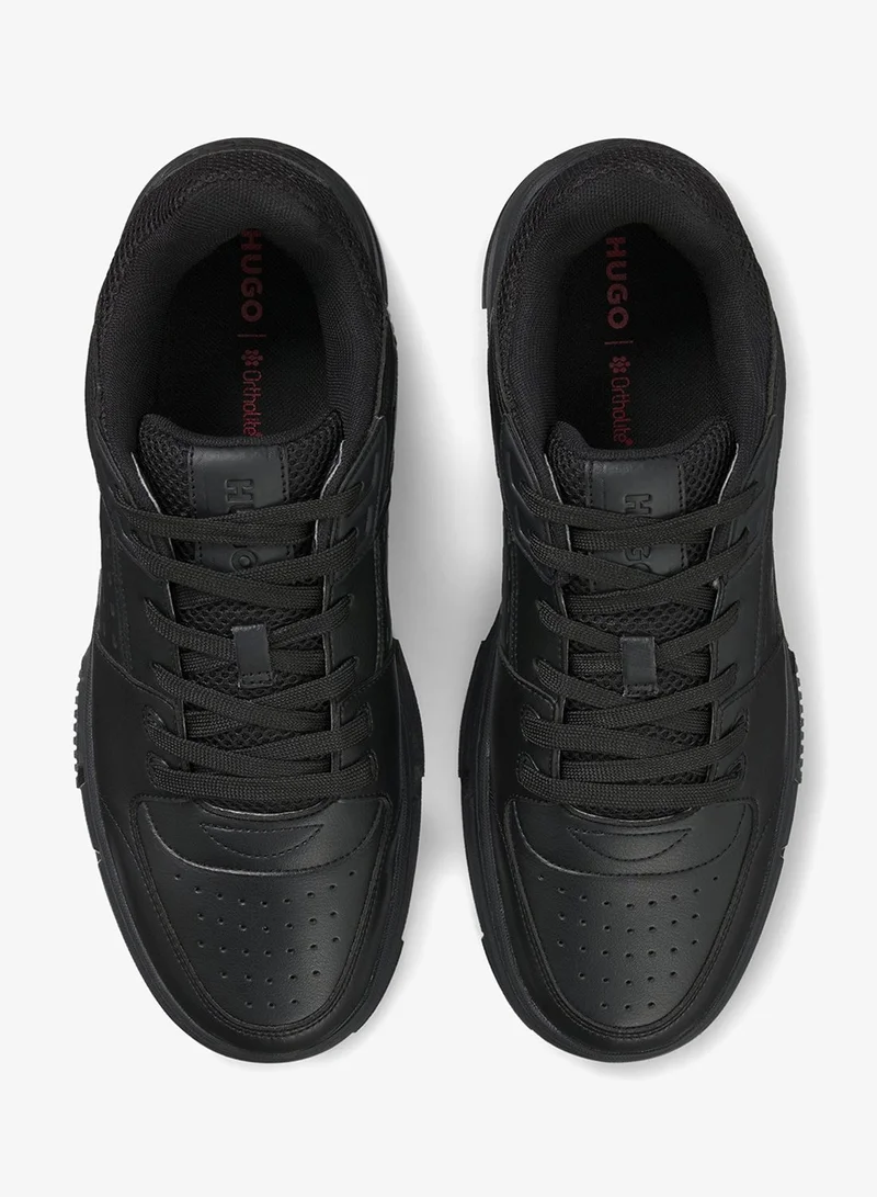 هوجو مدربات مزينة بشبكة من الجلد الصناعي