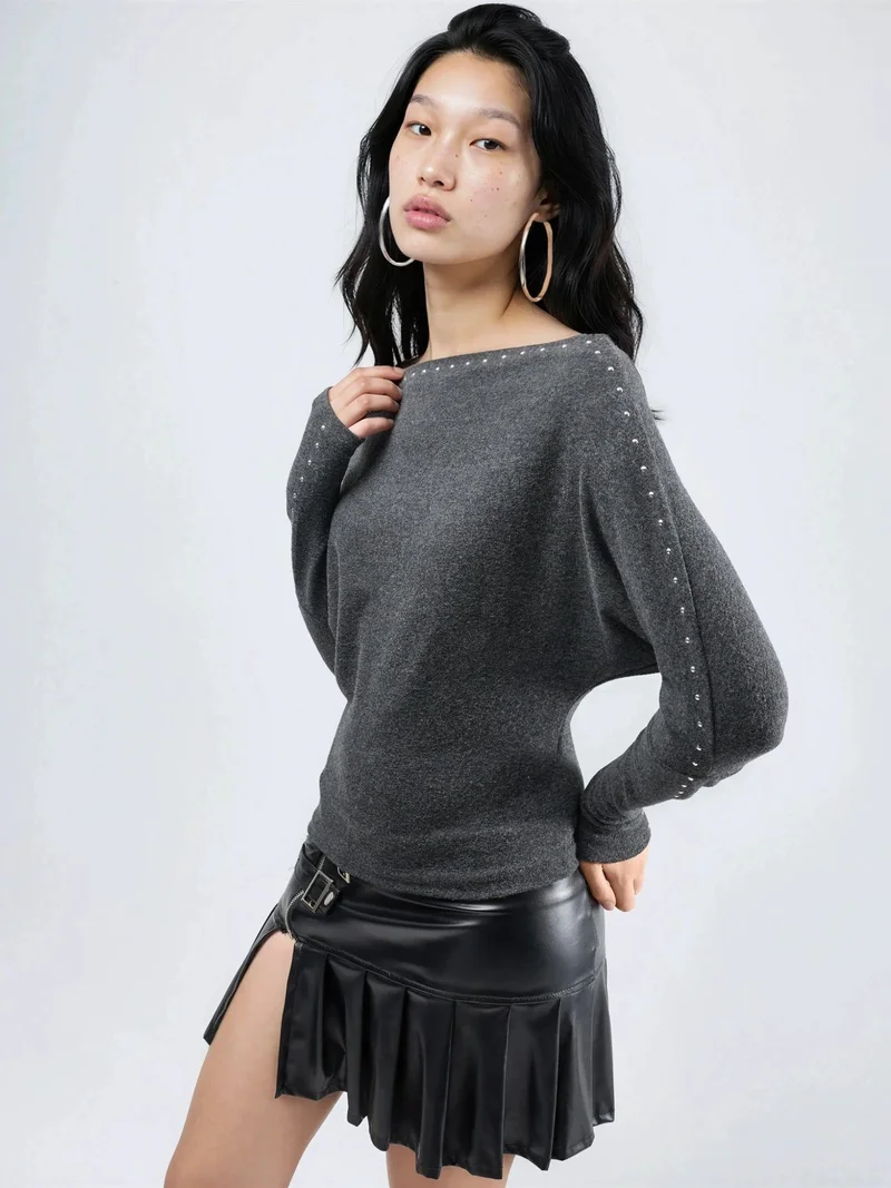 بوسيم BUSEM Boat Neck Blouse with Stone Accessory