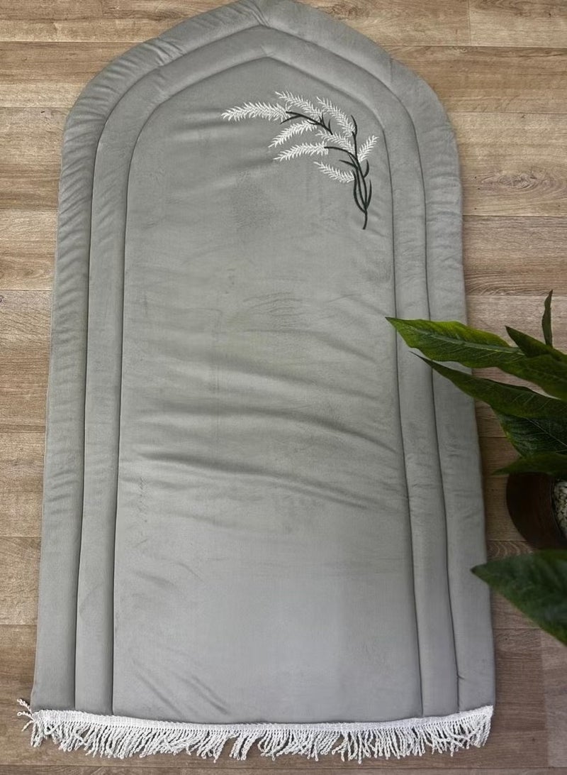 SMART HOME Embroidered sponge prayer rug, soft material provides you with comfort