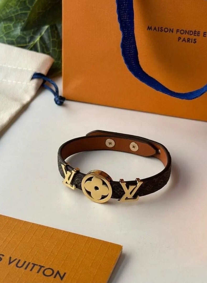 New and elegant women's bracelets