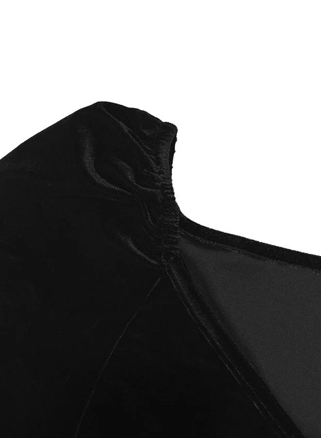 تايك تو فستان قصير بمظهر مخملي وبفتحة رقبة