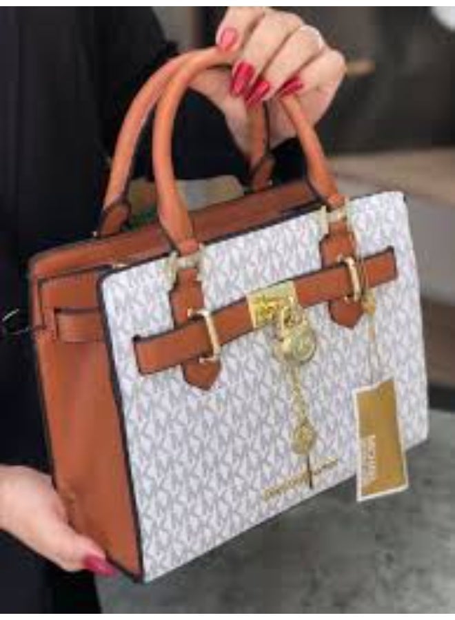 ام كي حقيبة كتف صغيرة من إم كيه هاميلتون (بيضاء) - Image 3