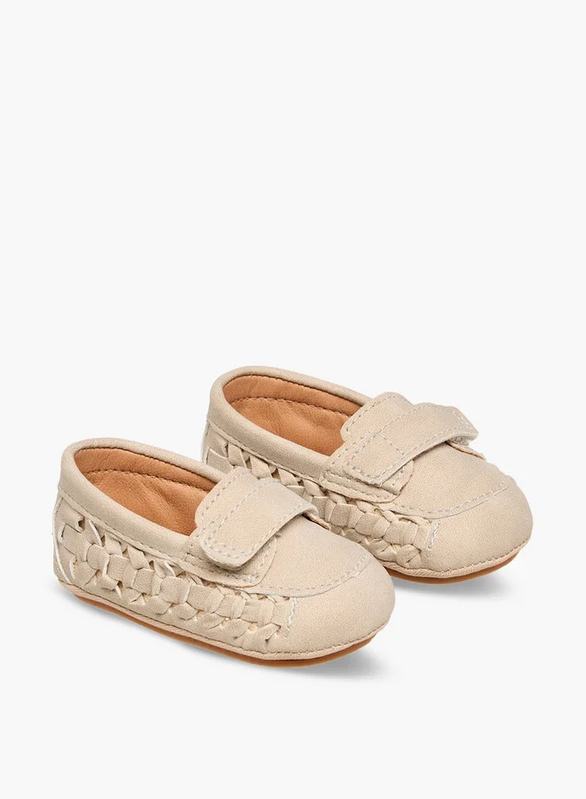 بيرفيت جزمات سهلة الارتداء بنقوش