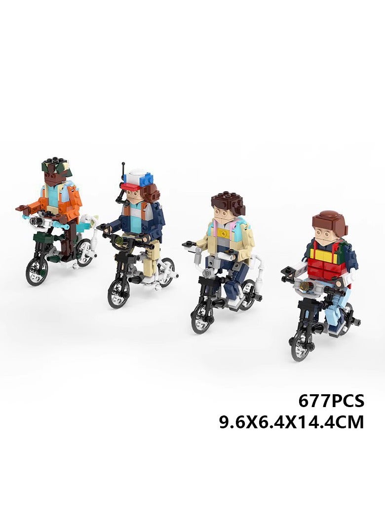 عام **طقم مكعبات بناء Stranger Things - 4 قطع شخصيات ركوب الدراجات، نسخة طبق الأصل من مشهد كلاسيكي، طقم طوب للمعجبين، ديكور المنزل والمكتب** - Image 3