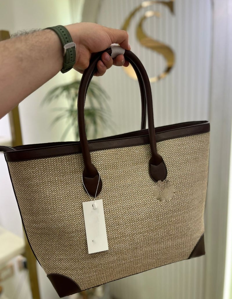 PACIFIC Women's shoulder bag with dimensions and sizes suitable for storage - Image 1