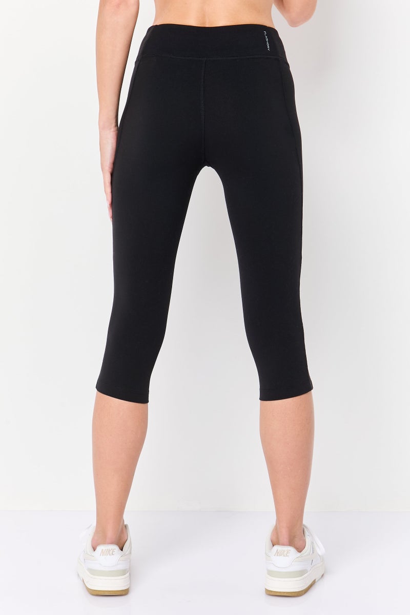 THE NORTH FACE Women Tight Fit Training 3/4 Leggings, Black - Image 3