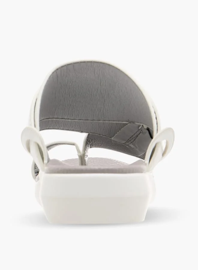 الواحة صنادل عربية للأولاد بنسيج سهل الارتداء وتفاصيل حلقة عند الأصابع