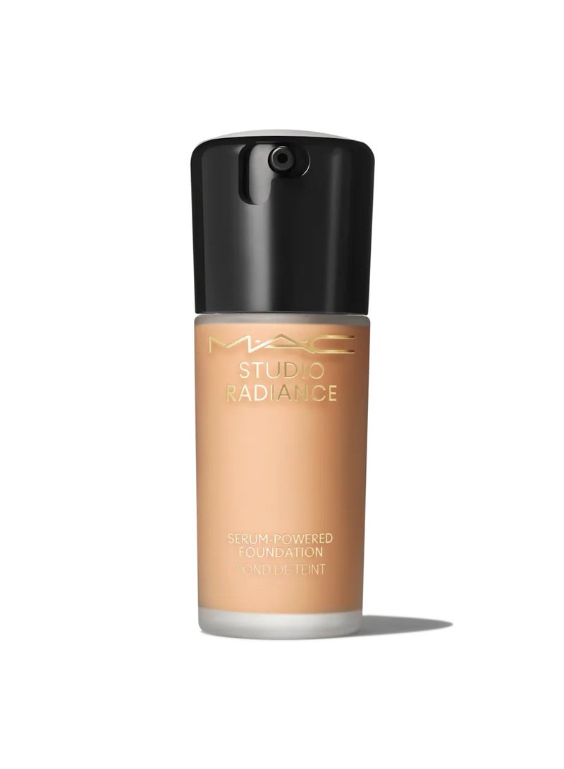 MAC Cosmetics Studio Radiance Serum powered Foundation NW22 - Image 1
