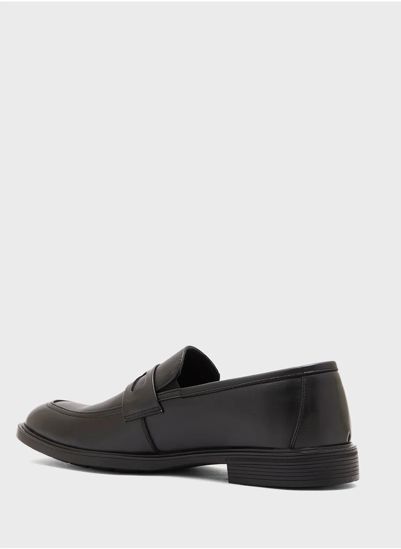 روبرت وود Classic Formal Slip Ons