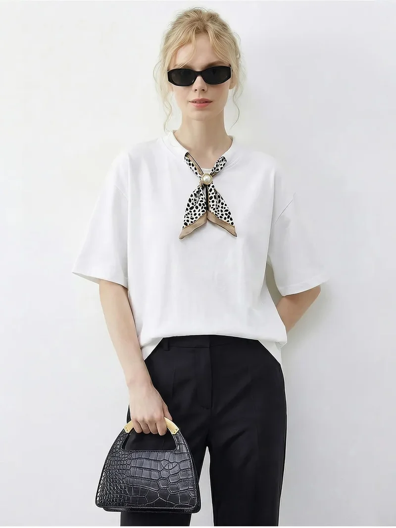 Bianco Lucci LUCCI Basic Crew Neck T-Shirt with Accessory Detail