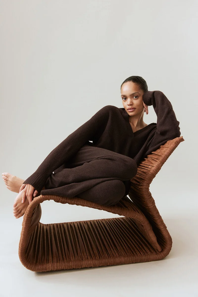 اتش اند ام بنطلون من الصوف الناعم