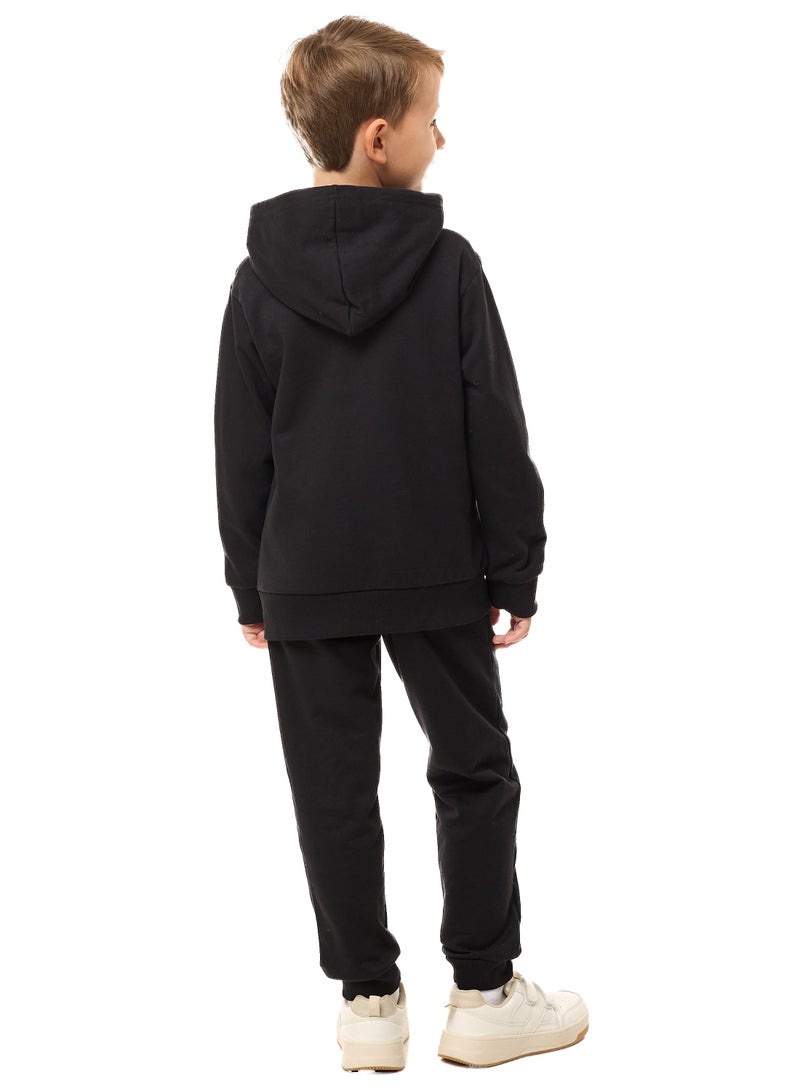 فكتور اند جين طقم هودي وبنطلون رياضي للأولاد مكون من قطعتين (من 2 إلى 8 سنوات) باللون الأسود - Image 3