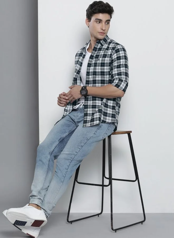 ذا انديان كراج كو Men Slim Fit Checkered Full Sleeves Spread Collar Casual Shirt