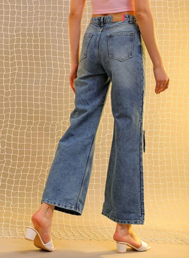 مرفوعة Women Flared Solid High-Rise Jeans