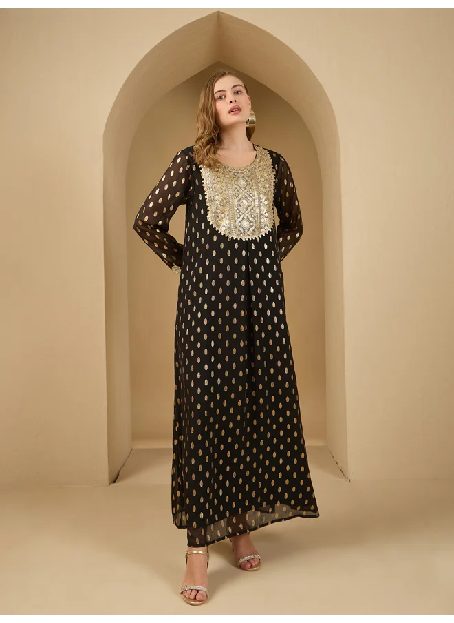 أميرة Amirah Dobby Chiffon Jalabiya with Lace Patch Detail