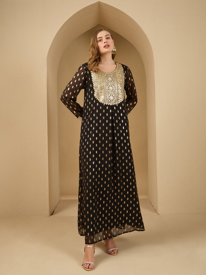 Styli Dobby Chiffon Jalabiya with Lace Patch Detail - Image 2