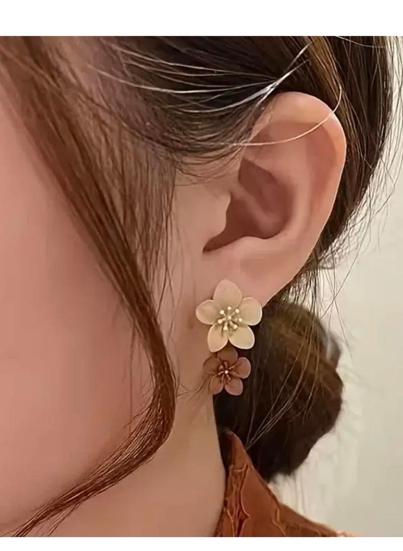 Acrylic Flower Stud Earrings for Women 2pcs Set Hypoallergenic White Floral Earrings, Fashion Jewelry for Birthday, Anniversary, Holiday Gifts - Image 1
