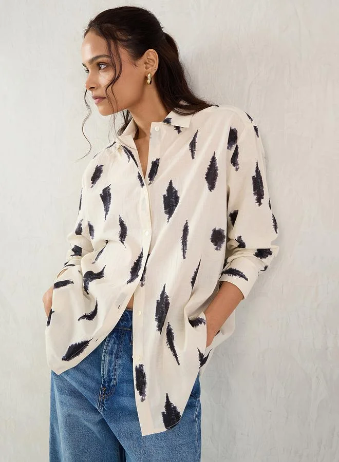 Femmella Femmella Off-White Abstract Printed Buttoned Shirt