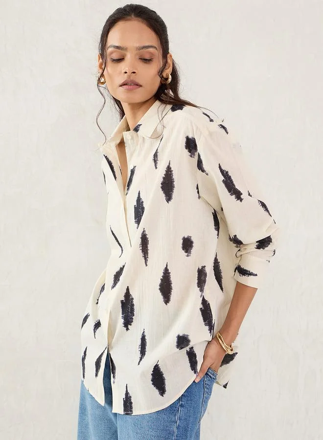 Femmella Femmella Off-White Abstract Printed Buttoned Shirt