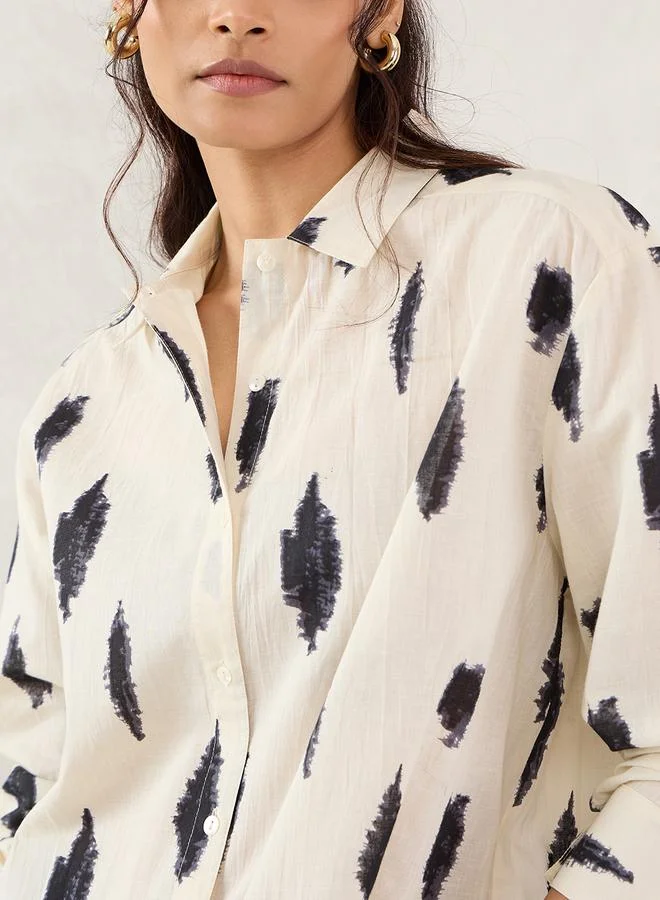 Femmella Femmella Off-White Abstract Printed Buttoned Shirt