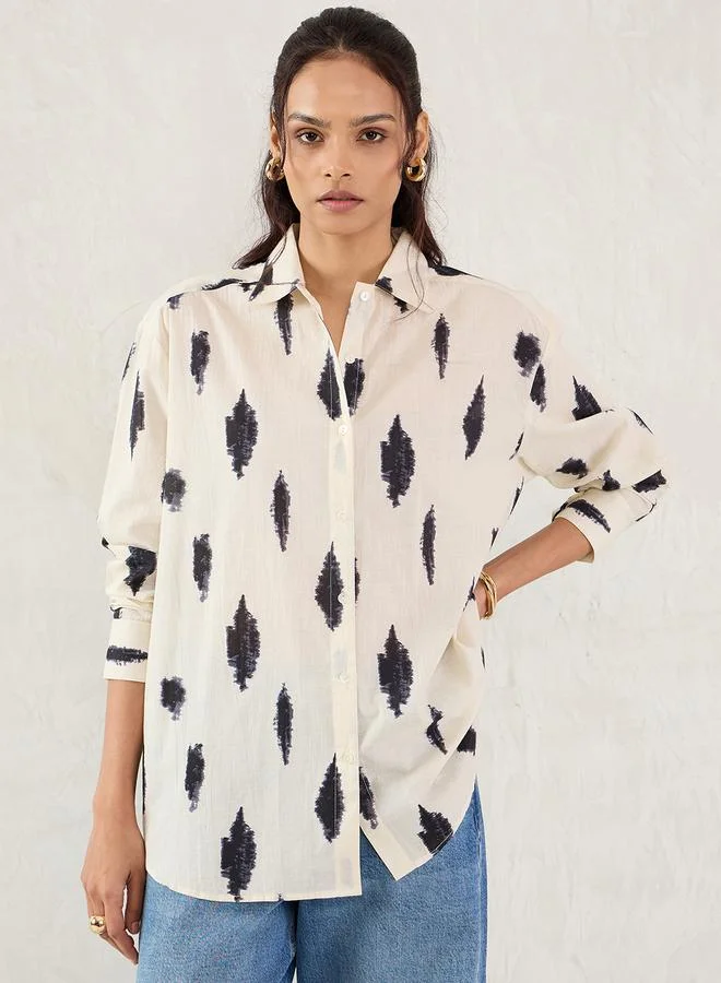 Femmella Femmella Off-White Abstract Printed Buttoned Shirt