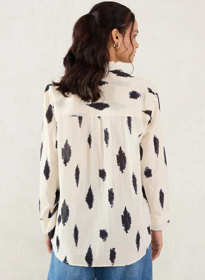 فيميلا قميص فيميلا أوف وايت بطبعة مجردة وأزرار