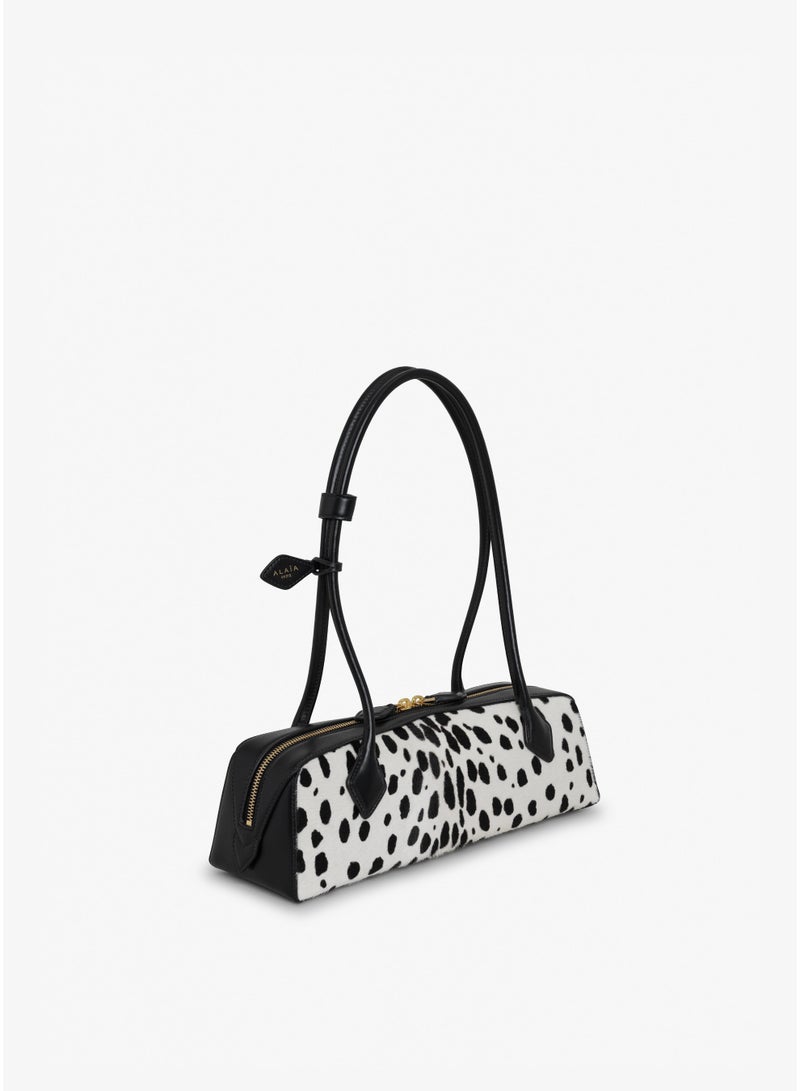 عاليا باريس حقيبة كتف "لو تيكل" متوسطة الحجم من جلد الغزال بنقشة جلد الفهد من ألايا - Image 4