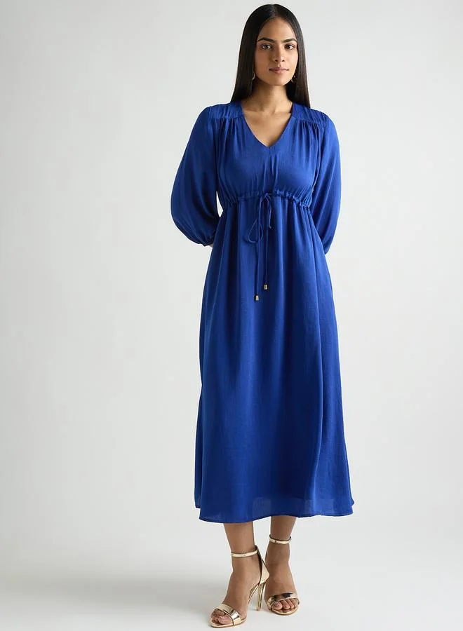 فيميلا فستان ميدي ساتان بخصر زمزم