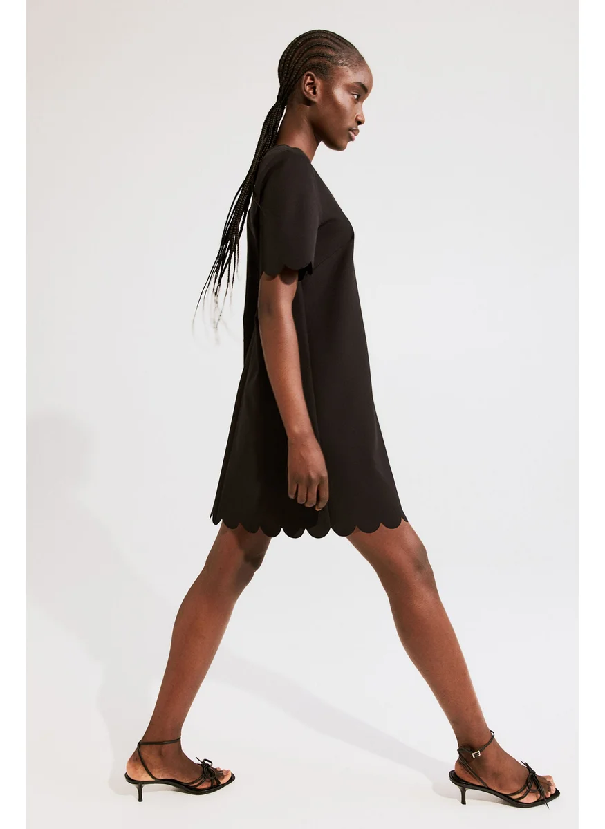 اتش اند ام Scallop-Edged Dress