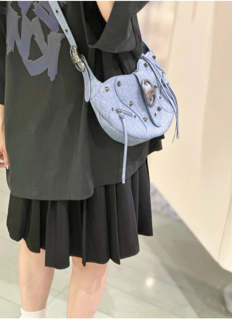 jp JW PEI matte leather croissant bag large-capacity motorcycle shoulder cross-body armpit bag  - Image 3