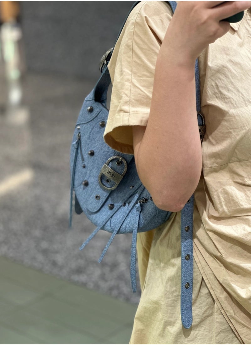 jp JW PEI matte leather croissant bag large-capacity motorcycle shoulder cross-body armpit bag  - Image 4