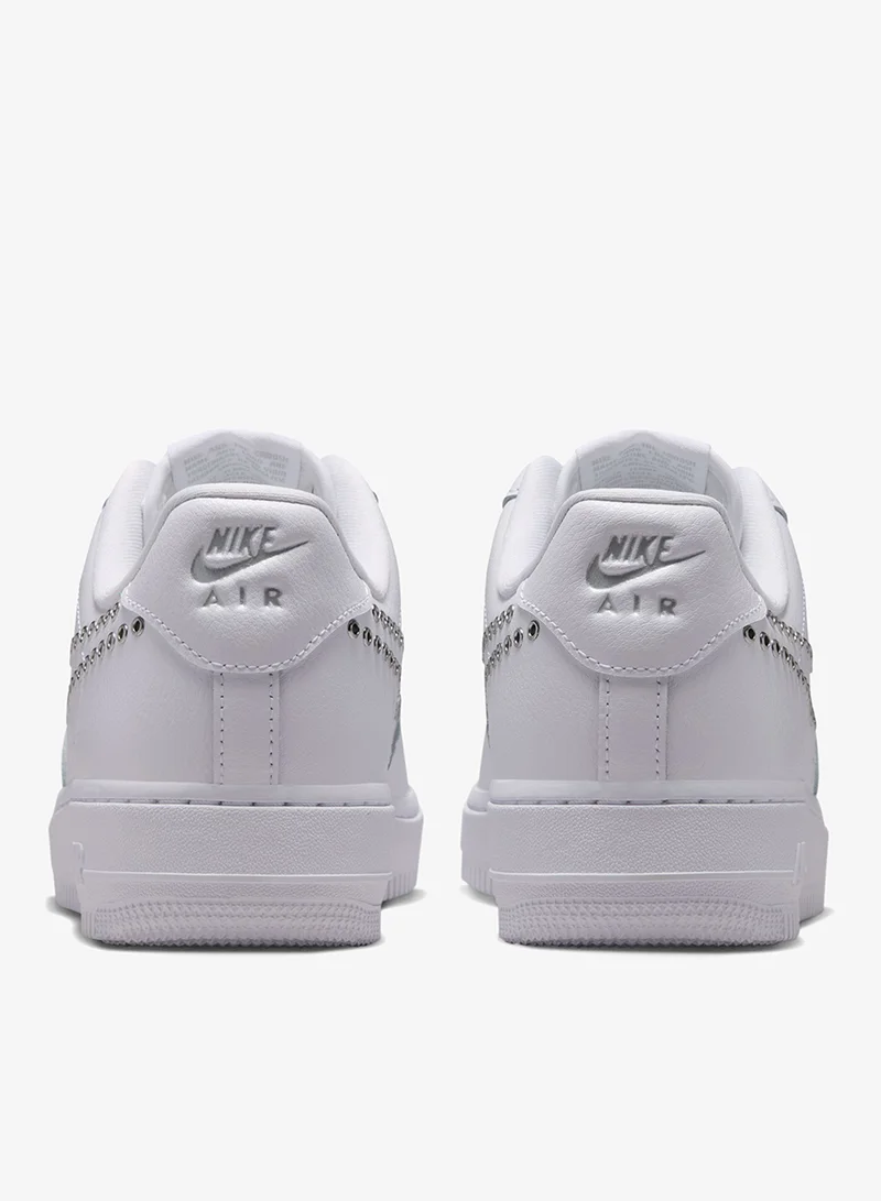 Nike WHITE/MTLC SILVER-WHITE-WHITE-WHITE-MTLC SILVER Air Force 1 '07 Lv8 Xwfw for Women | Best Price UAE