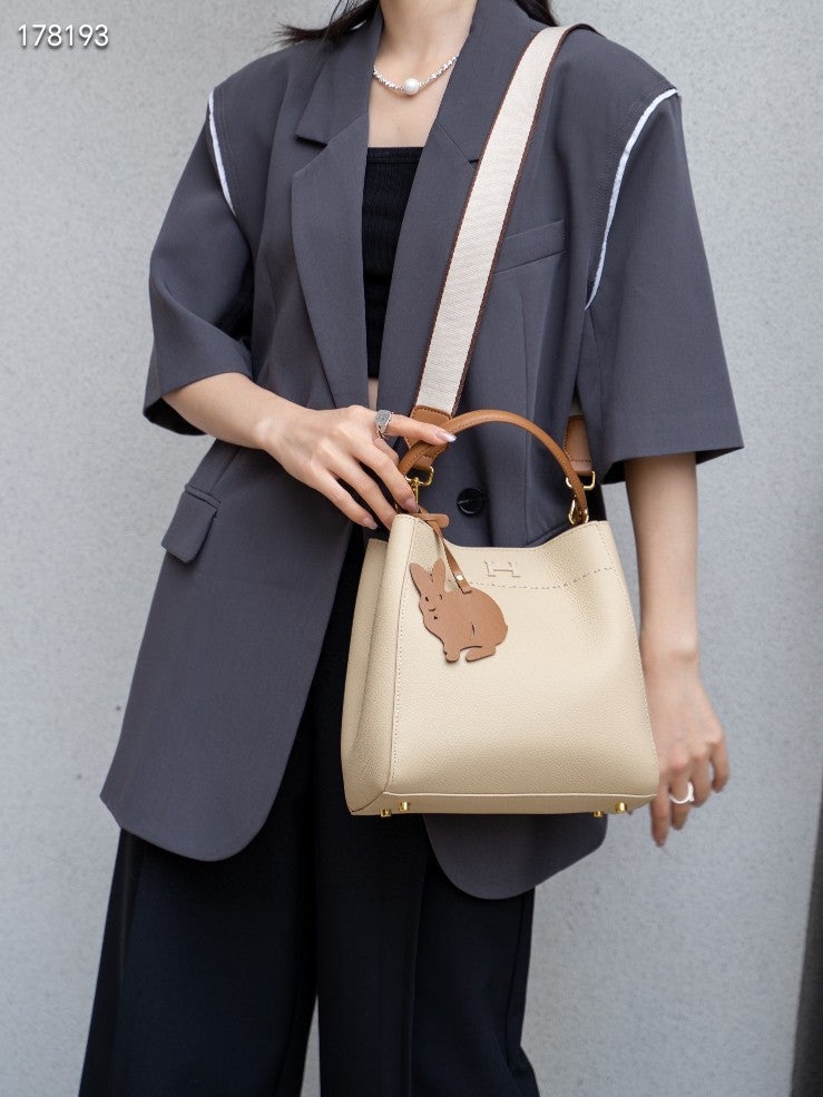 New Women'S Bag 20245 Fashion Genuine Leather Shoulder Bag Trendy Handbag Korean Crossbody Bag Top Layer Cowhide Rabbit Bag - Image 5