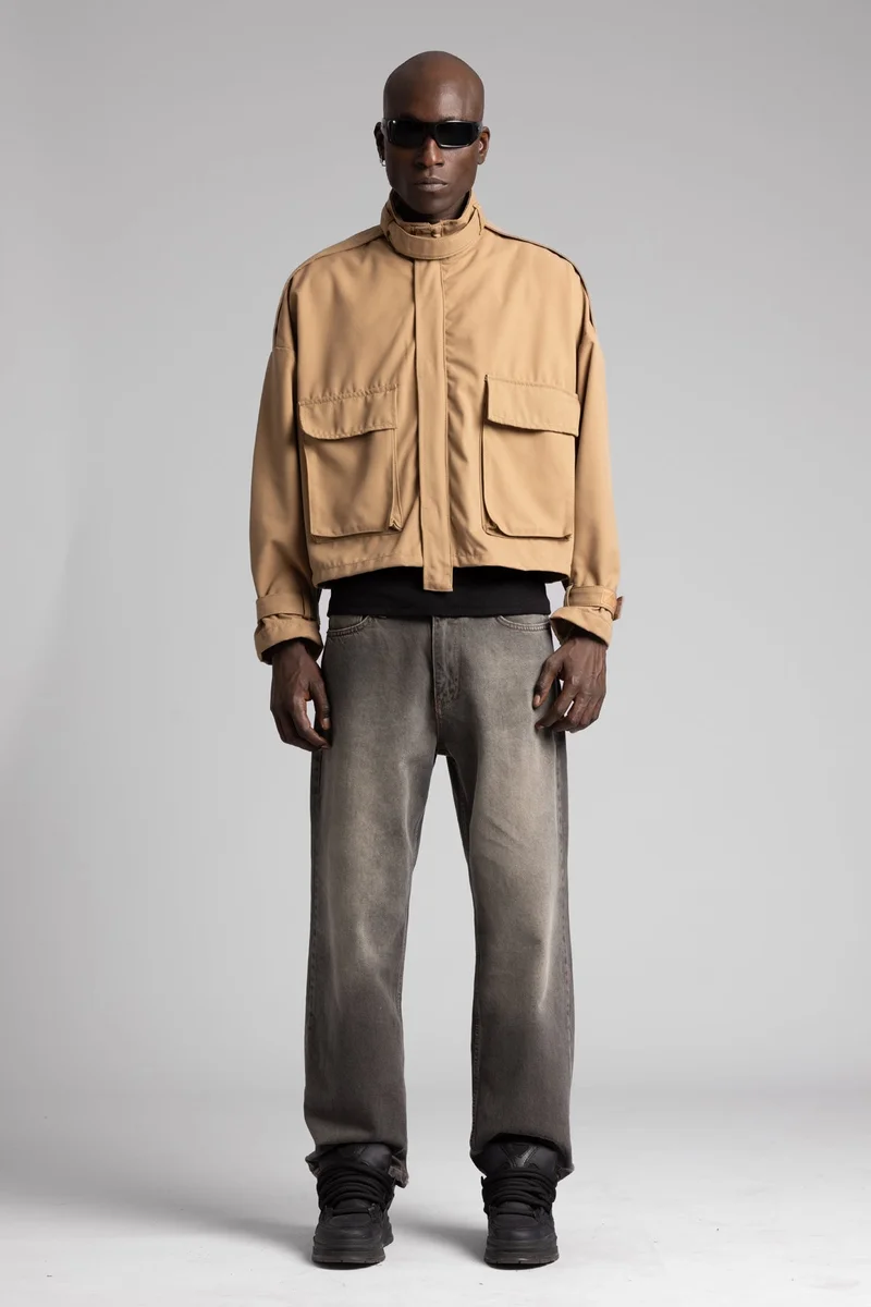 كاتش جاكيت جينز عملي بتفاصيل مخططة