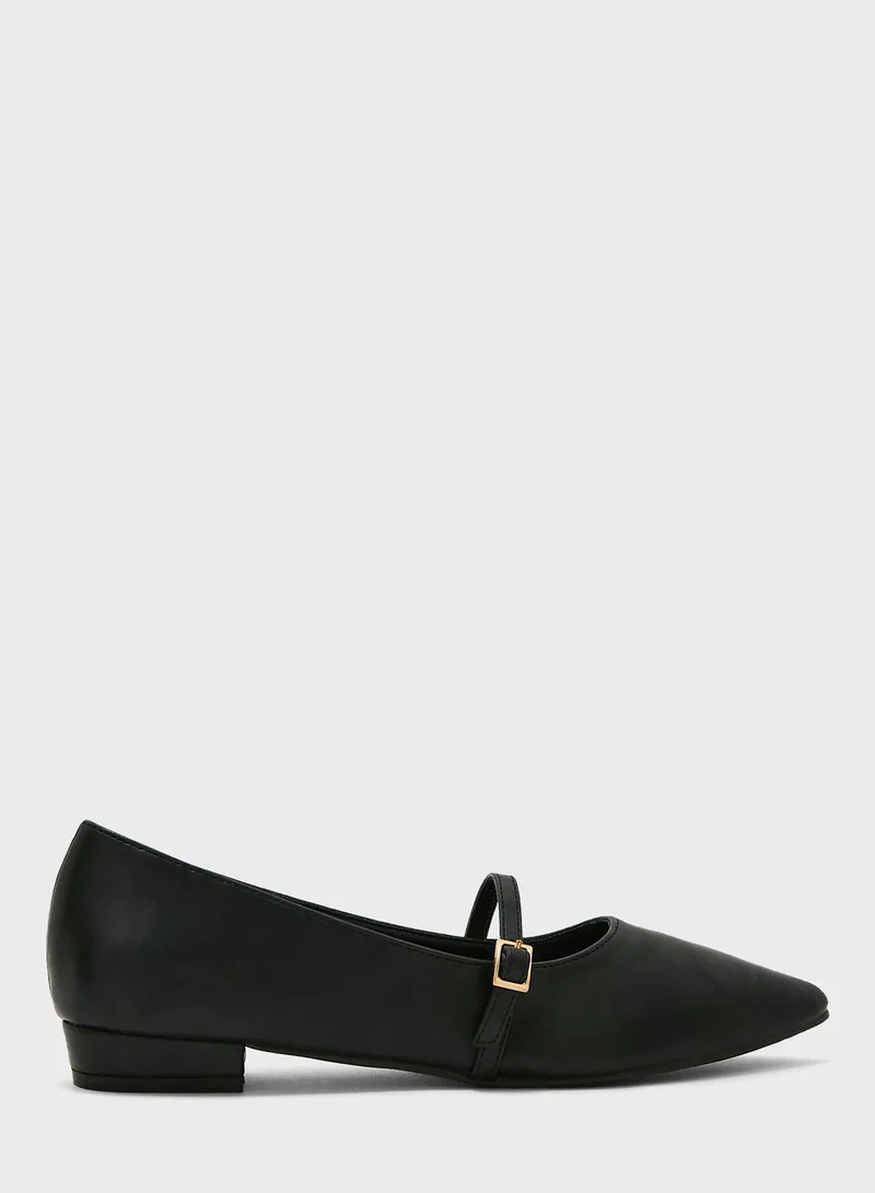 ELLA Pointed Flat Shoe