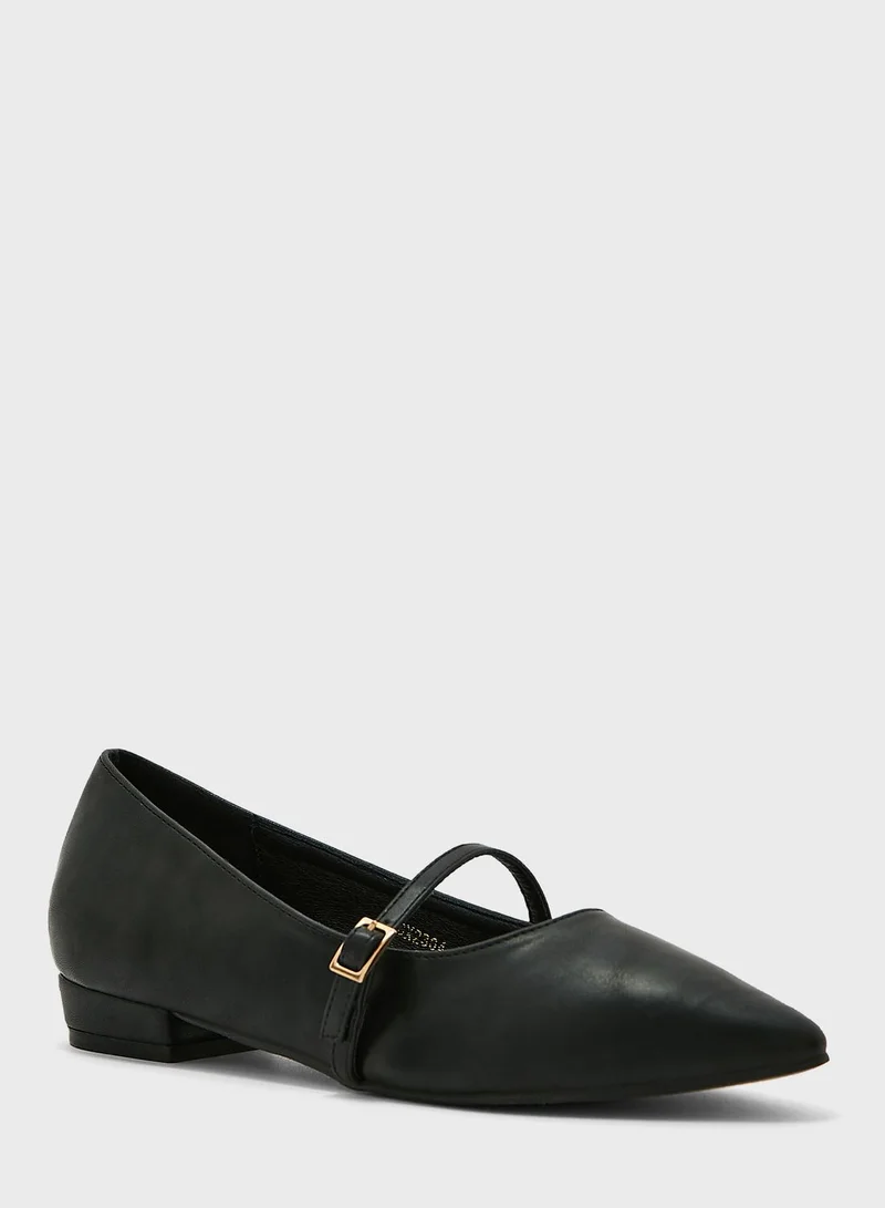 ELLA Pointed Flat Shoe