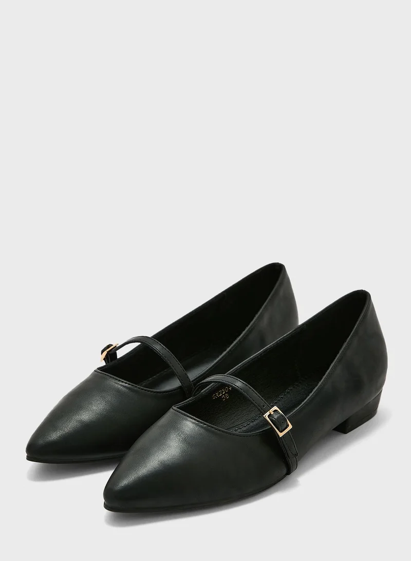 ELLA Pointed Flat Shoe