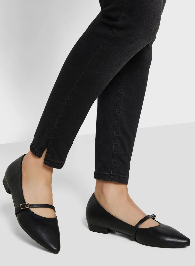 ELLA Pointed Flat Shoe